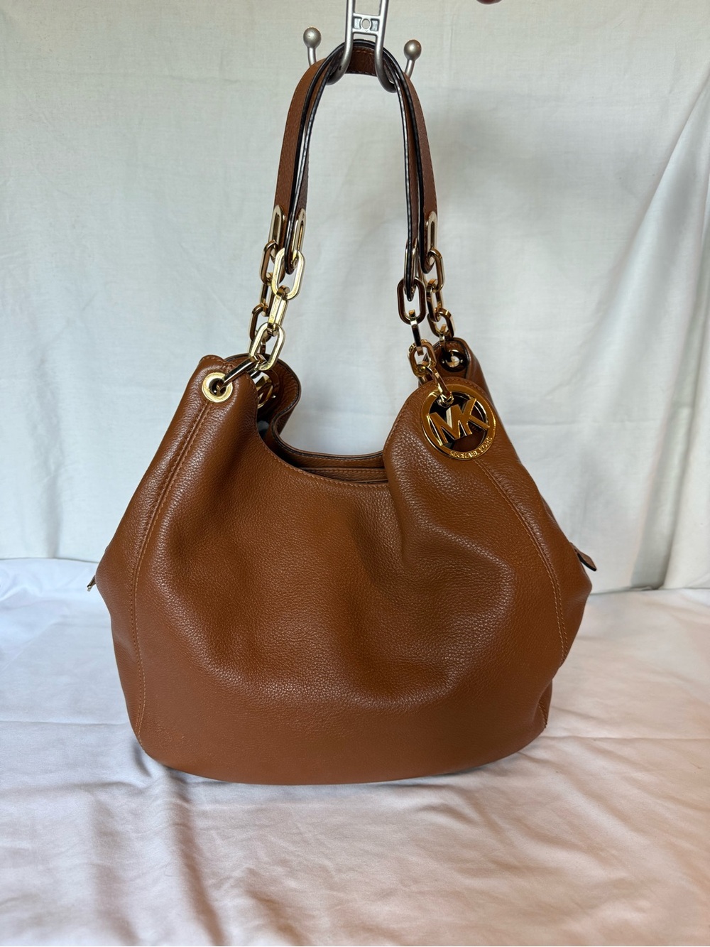 Michael Kors Chestnut Pebbled Leather hobo Shoulder Bag with Gold Hardware - Picture 2 of 14